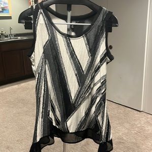 Simply Vera Black/White Sleeveless Top Size Medium